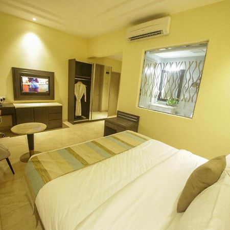 Perfecto La Villa Hotel And Suites Lagos Kültér fotó