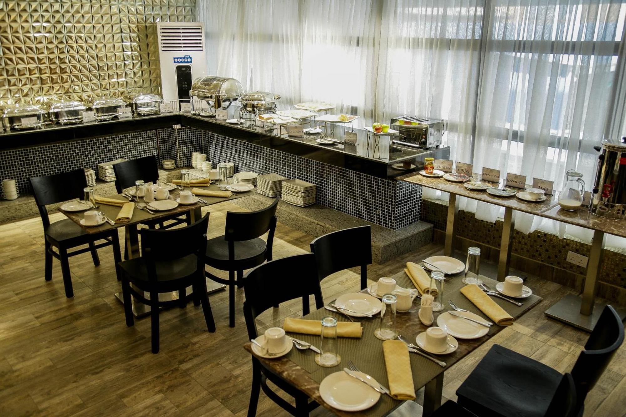 Perfecto La Villa Hotel And Suites Lagos Kültér fotó