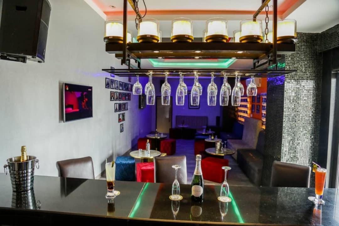 Perfecto La Villa Hotel And Suites Lagos Kültér fotó