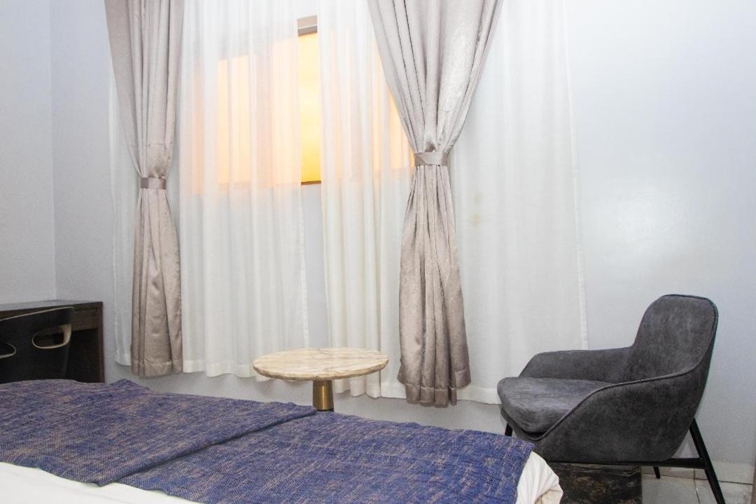 Perfecto La Villa Hotel And Suites Lagos Kültér fotó