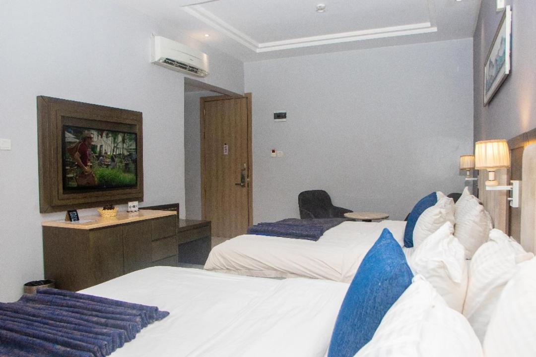 Perfecto La Villa Hotel And Suites Lagos Kültér fotó