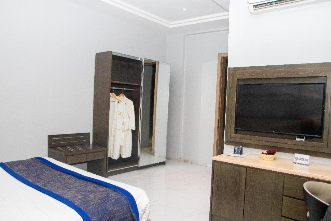 Perfecto La Villa Hotel And Suites Lagos Kültér fotó