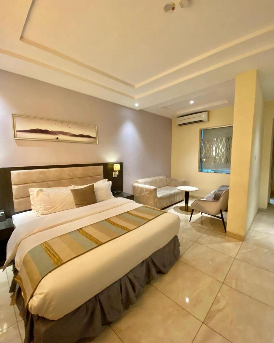 Perfecto La Villa Hotel And Suites Lagos Kültér fotó