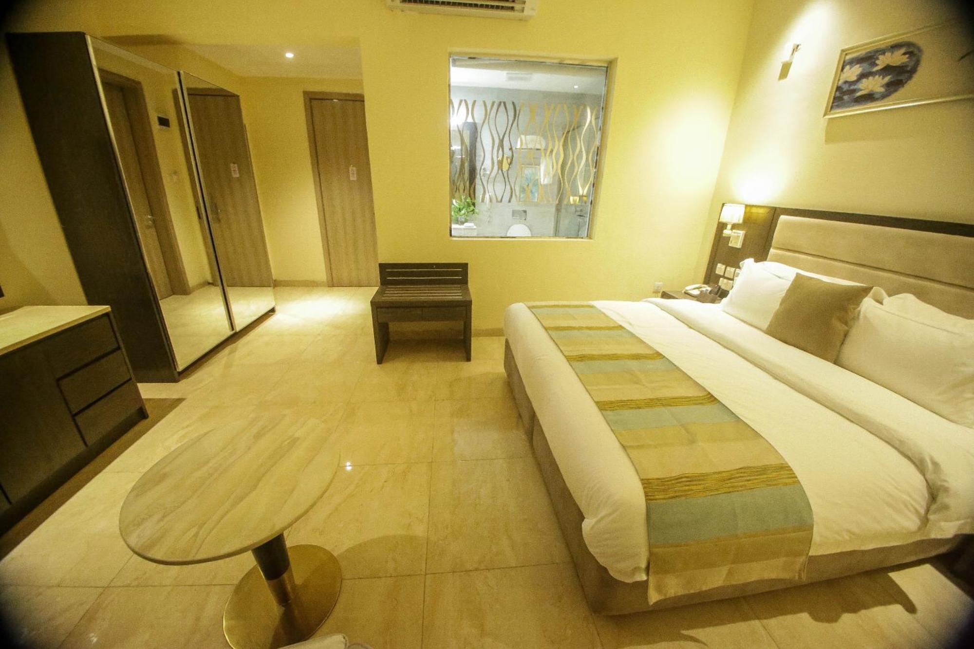 Perfecto La Villa Hotel And Suites Lagos Kültér fotó