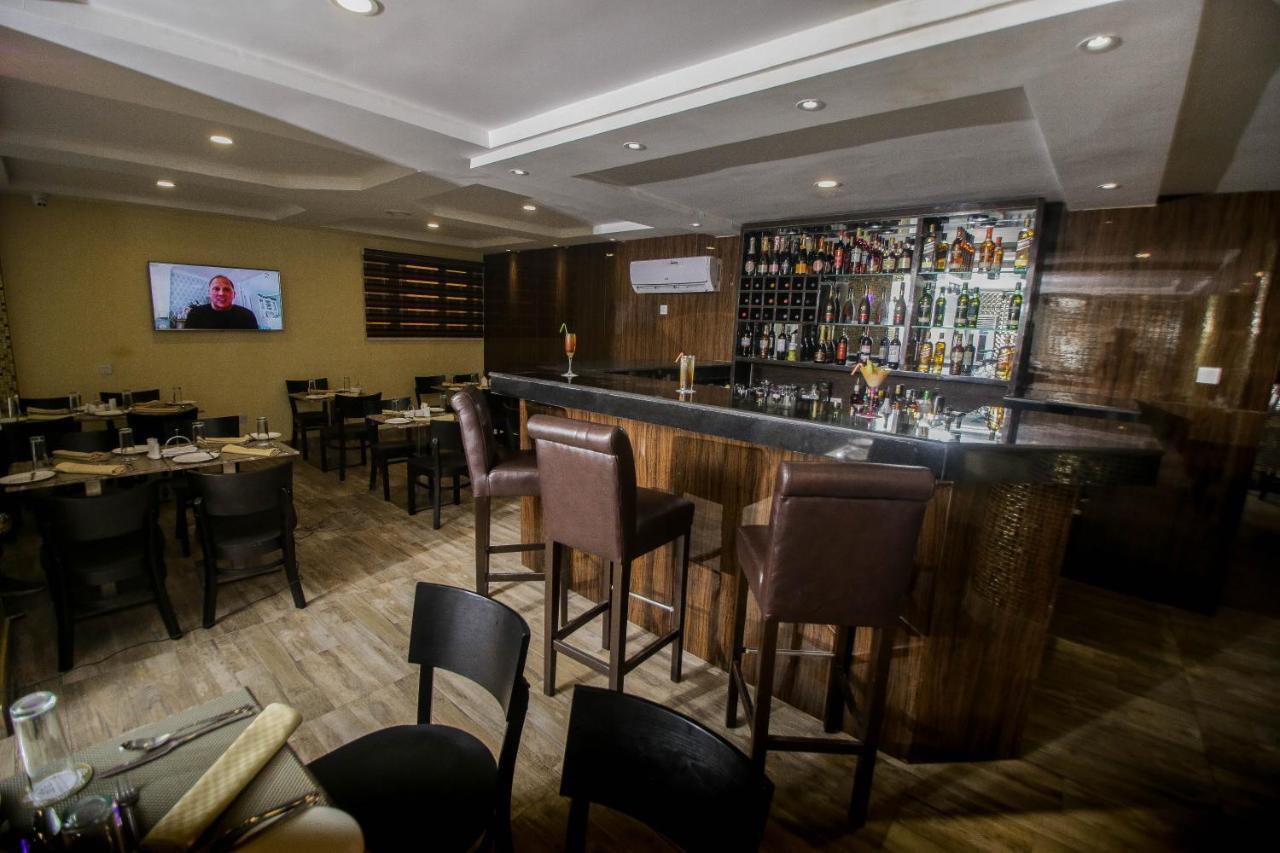 Perfecto La Villa Hotel And Suites Lagos Kültér fotó