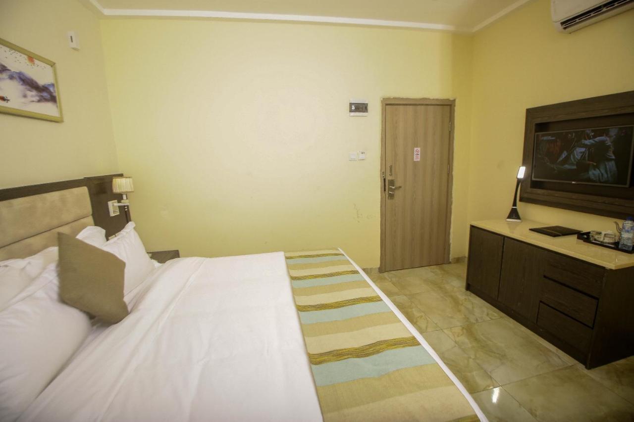 Perfecto La Villa Hotel And Suites Lagos Kültér fotó