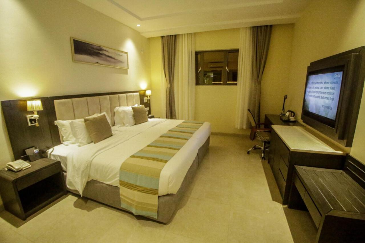 Perfecto La Villa Hotel And Suites Lagos Kültér fotó