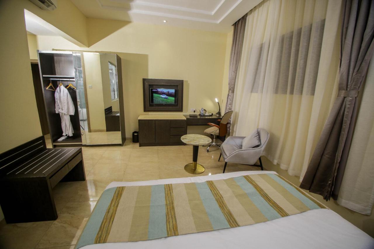 Perfecto La Villa Hotel And Suites Lagos Kültér fotó