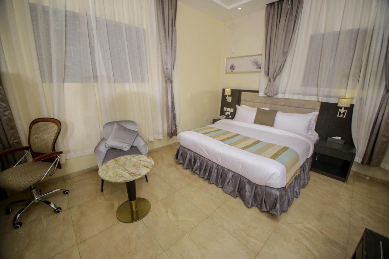 Perfecto La Villa Hotel And Suites Lagos Kültér fotó